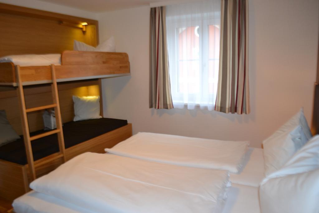 Hotel Gasthof Tirolerwirt Bischofshofen Rum bild